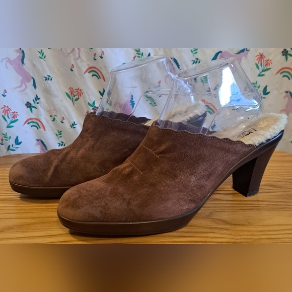 Ugg Brown Suede Sherpa Lined Boho Casual Neutral Slide Mule Clog Shoe SZ 8.5 - Picture 1 of 9
